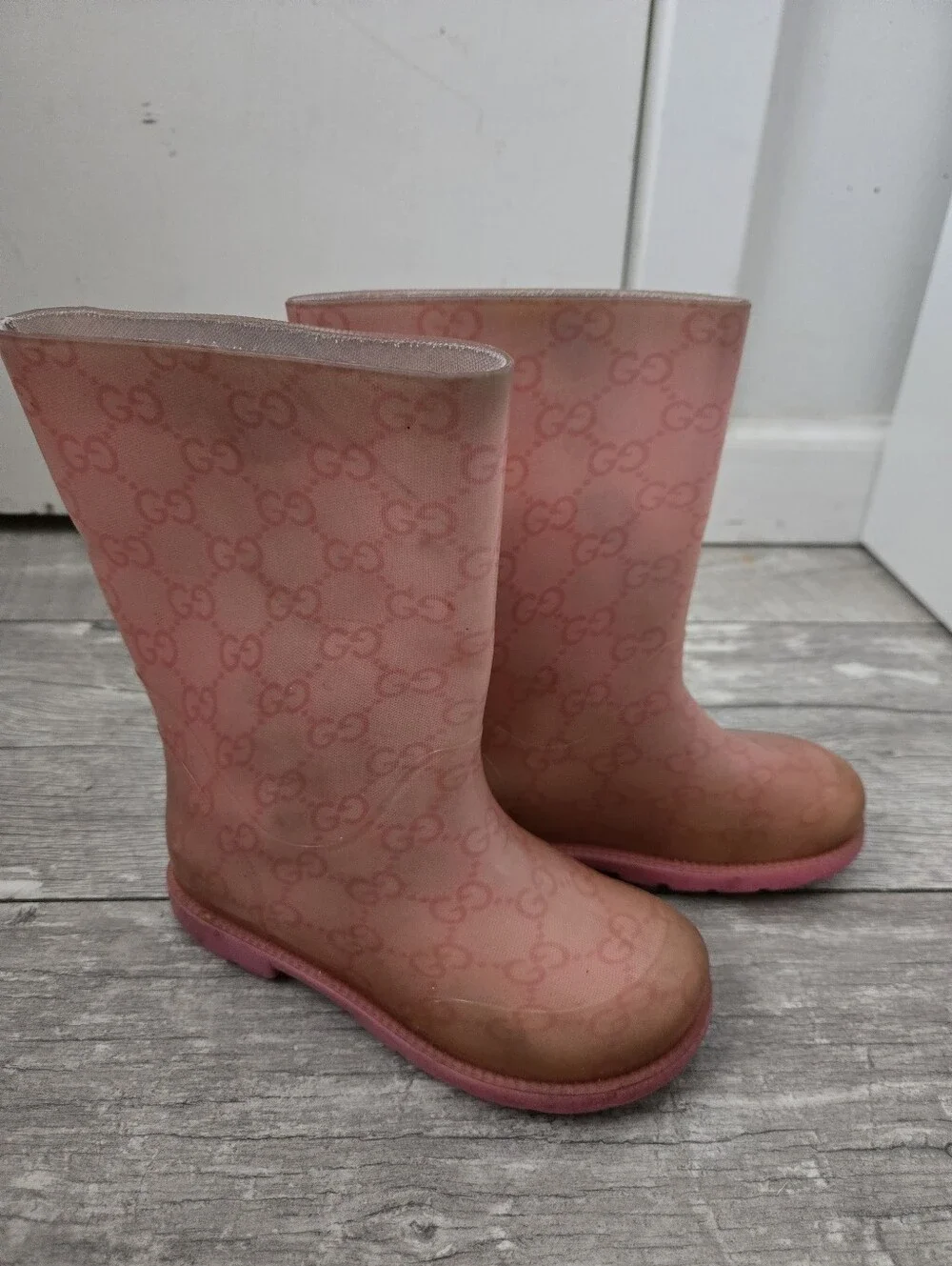 Gucci Pink GG Monogram Rubber Edimburg Rain Boots Size 27/ US10